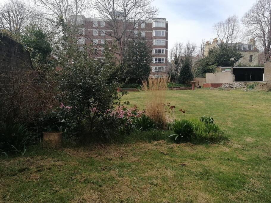 1 Comfortable Studio Apartment Brighton Exterior photo