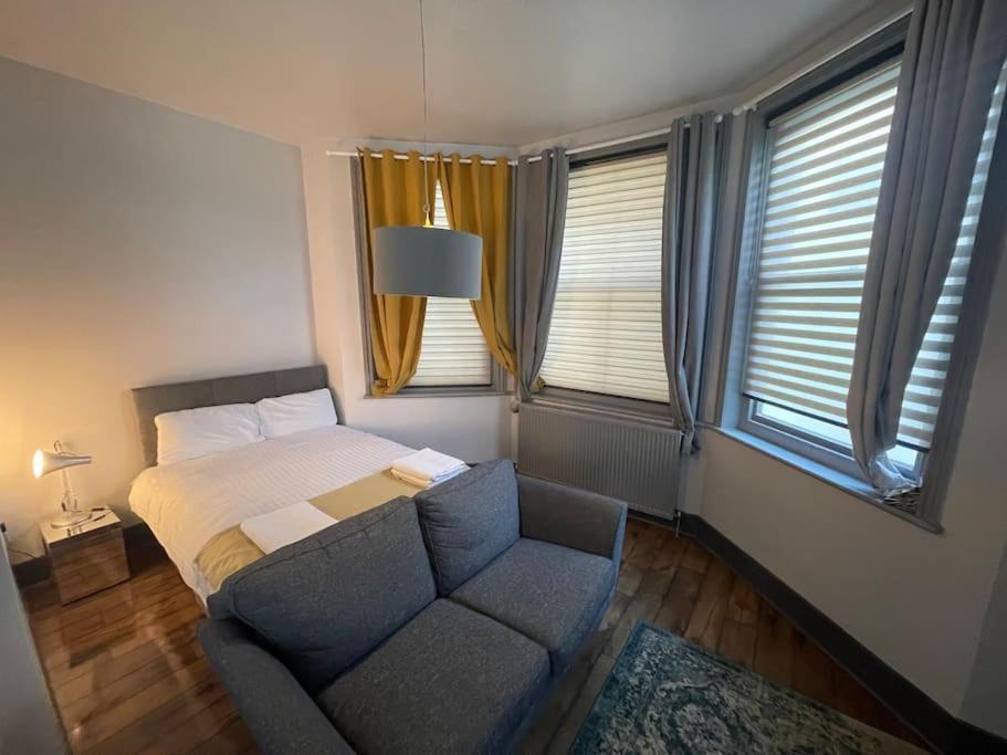 1 Comfortable Studio Apartment Brighton Exterior photo