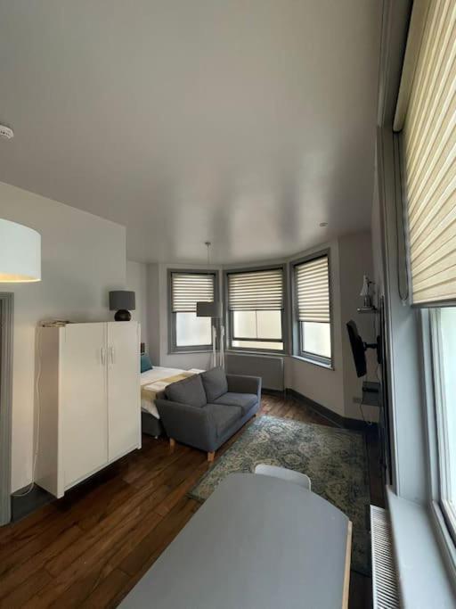 1 Comfortable Studio Apartment Brighton Exterior photo